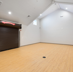 Overhead Door automatic rising door